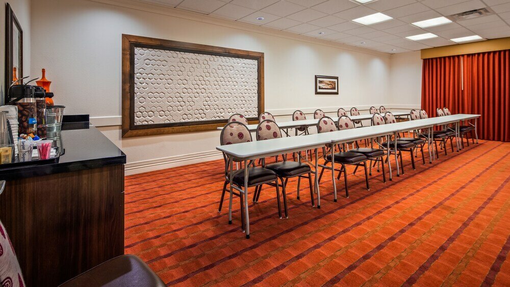 Фото Best Western Plus Hudson Hotel & Suites