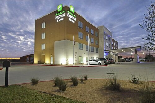 Гостиница Holiday Inn Express & Suites Brookshire - Katy Freeway, an Ihg Hotel