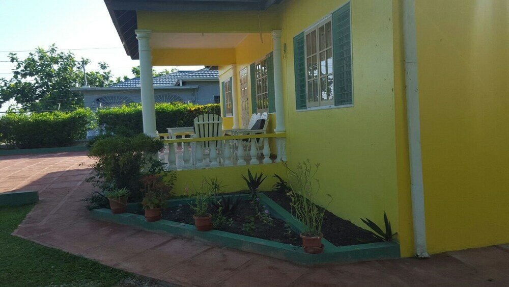 Фото Ocho Rios Pimento Villas