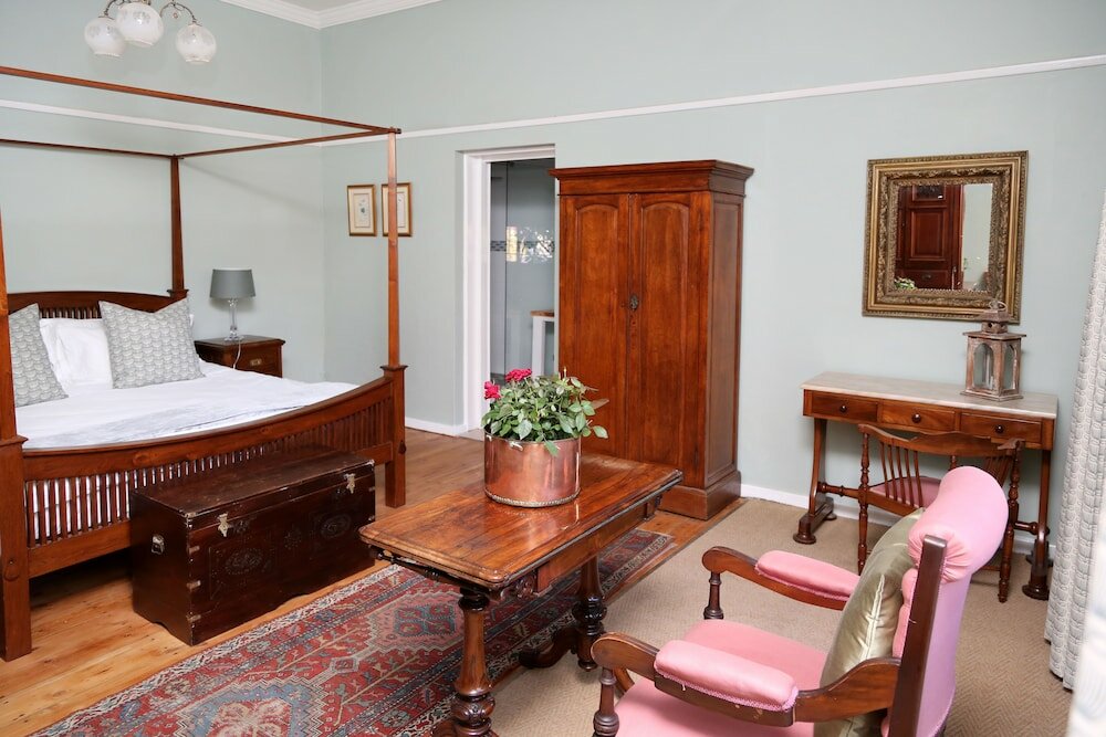 Фото Newington Place