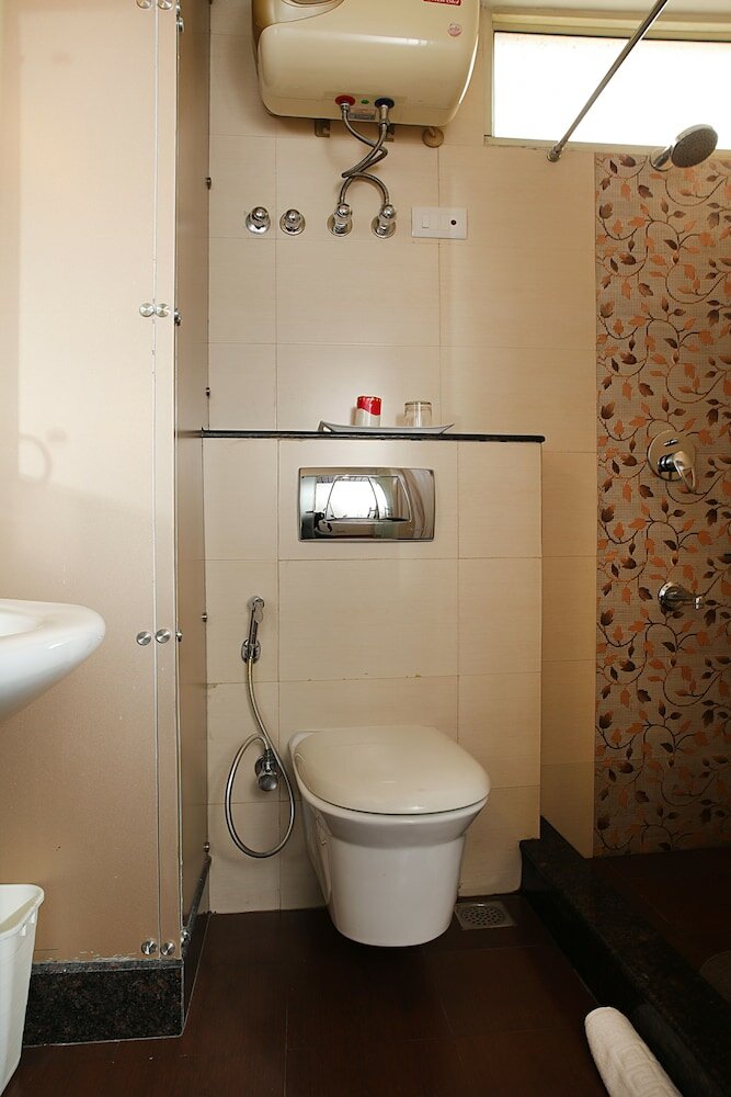 Фото Ahuja Residency Cyber City I