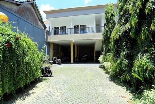 RedDoorz @ Raya Seminyak