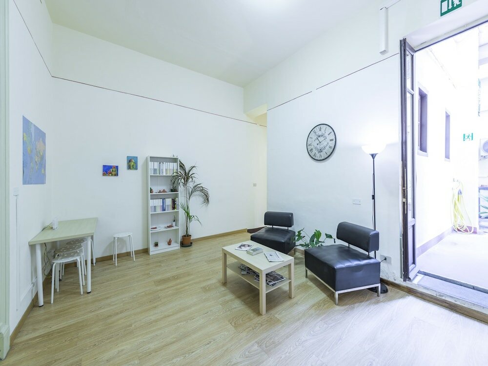 Фото Mamamia Hostel and Guesthouse