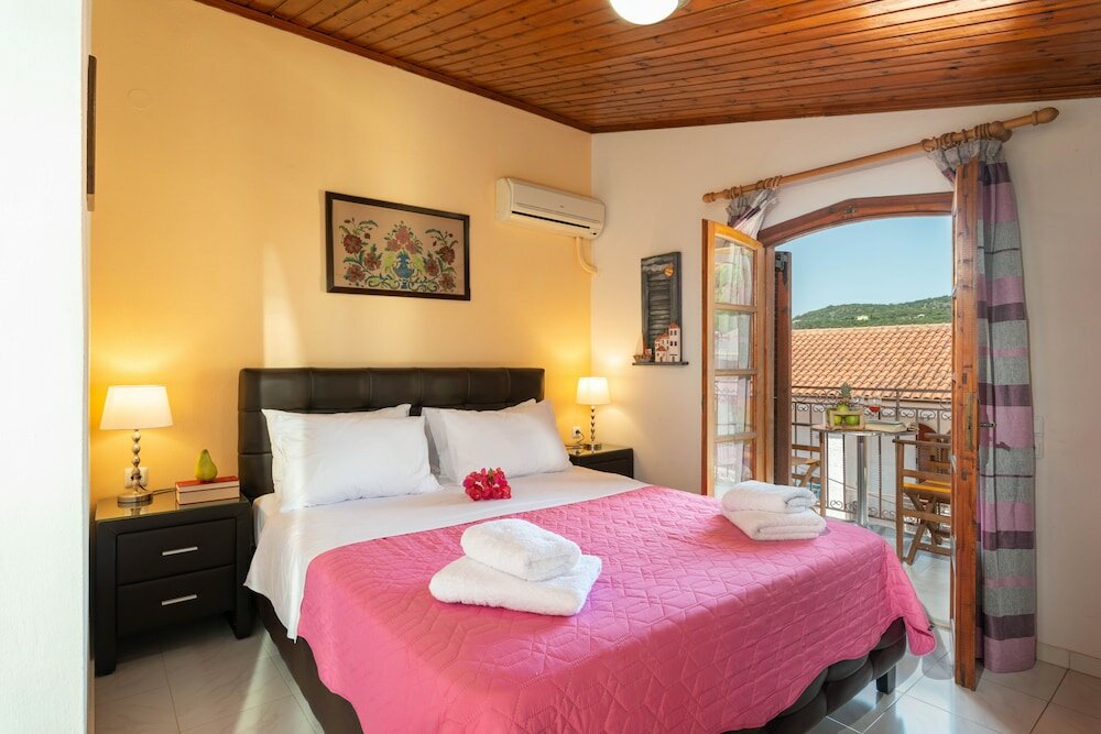 Фото Virvilis Apartments