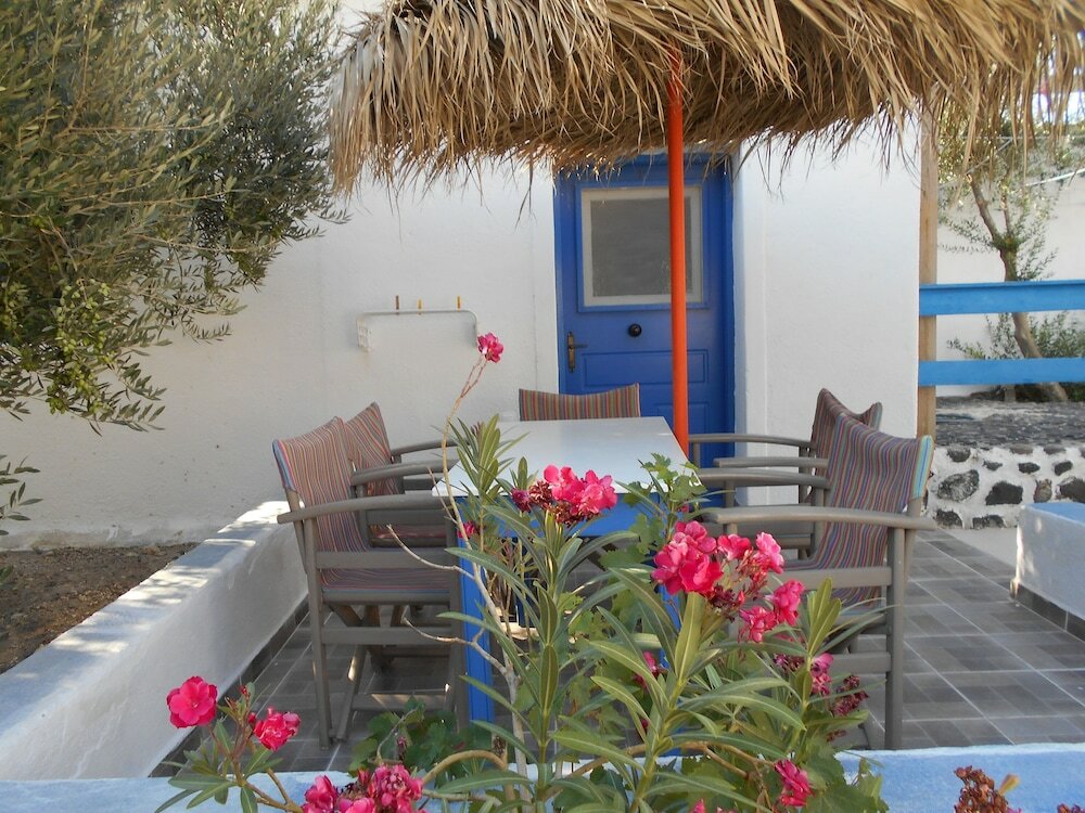 Фото Studios Apartments Kapetanios