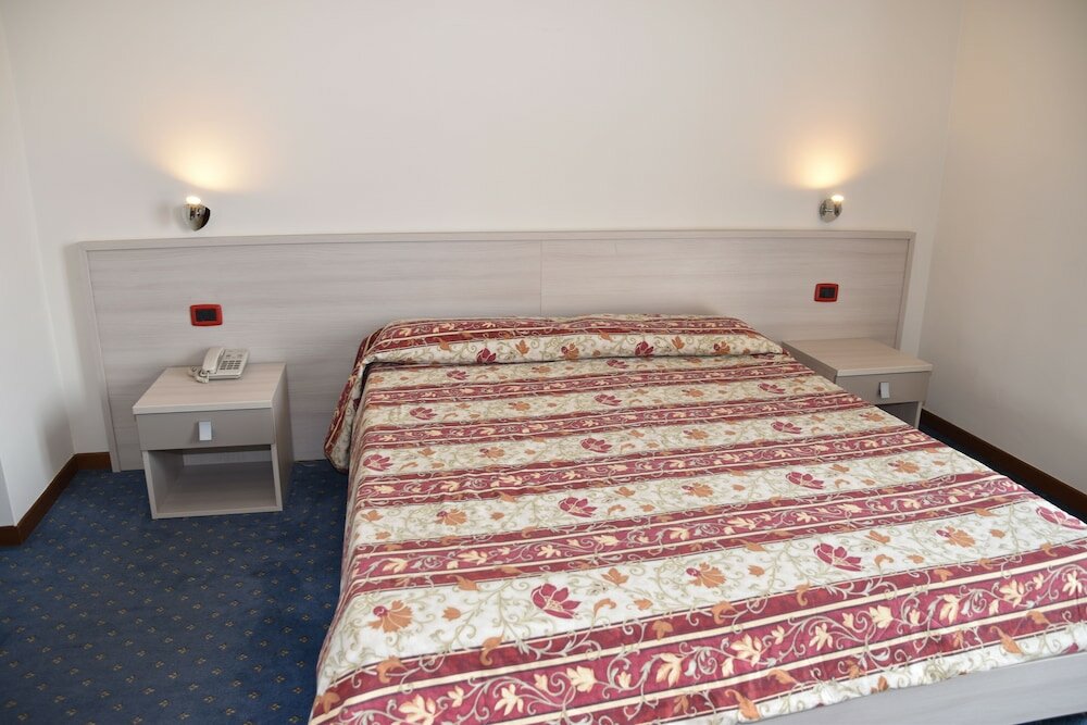 Фото Hotel Fiesta