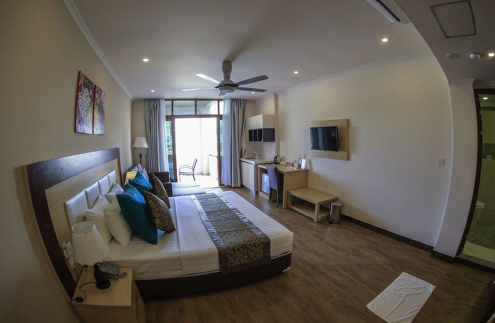 Фото Triton Beach Hotel & SPA