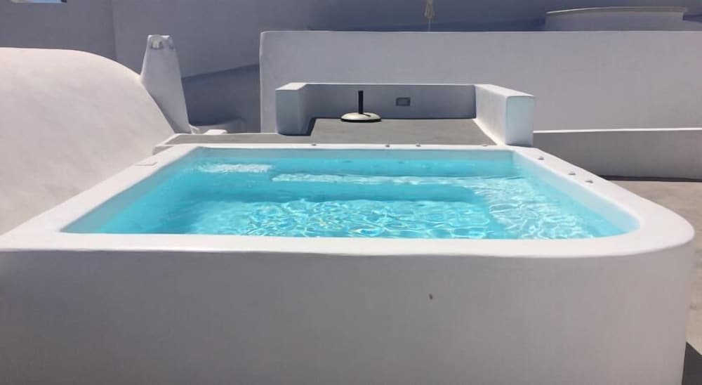 Фото Ayoba Santorini