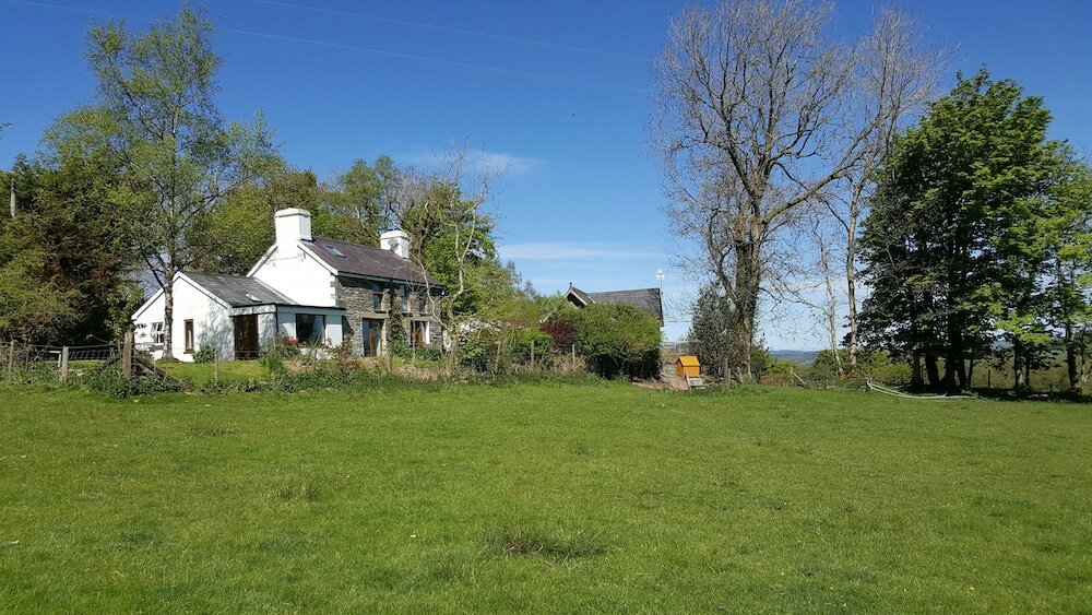 Фото Nant yr Onnen B&b and Ysgubor Holiday Cottage