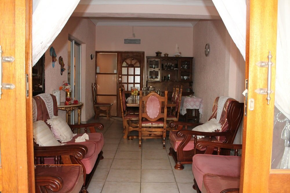 Фото Mohlongwafatshe Guest House