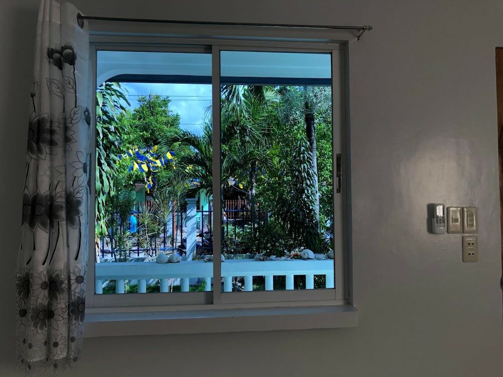 Фото Honeycomb Tourist Inn