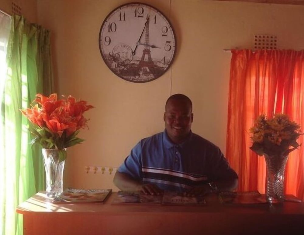 Фото Overflow Guest House