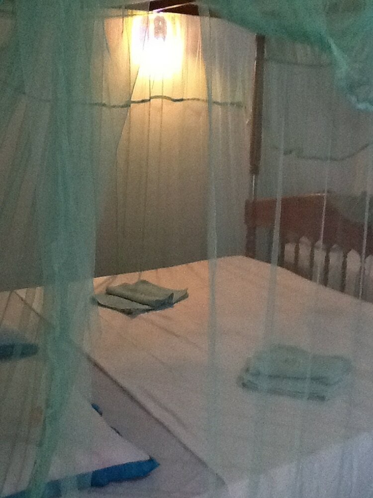 Фото Catamaran Beach Home and Restaurant