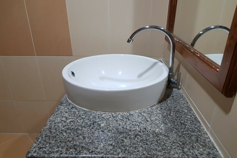 Фото PoonSook Resident Hotel