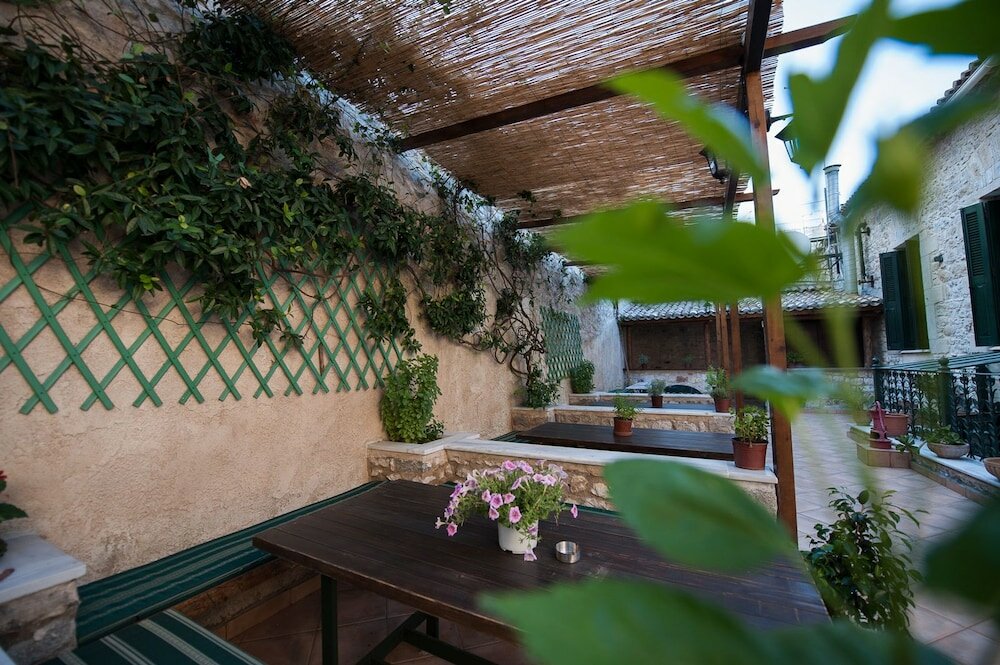 Фото Отель Ntouana