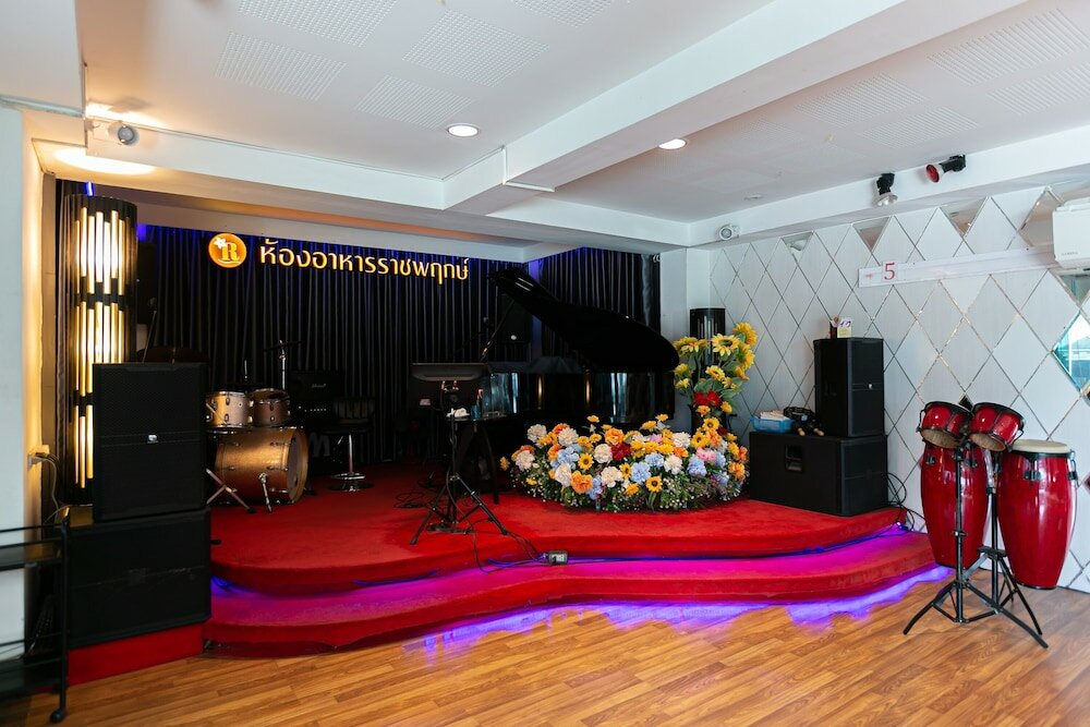 Фото Grand Ratchapruek Hotel