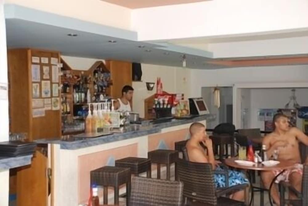 Фото Emerald Hotel