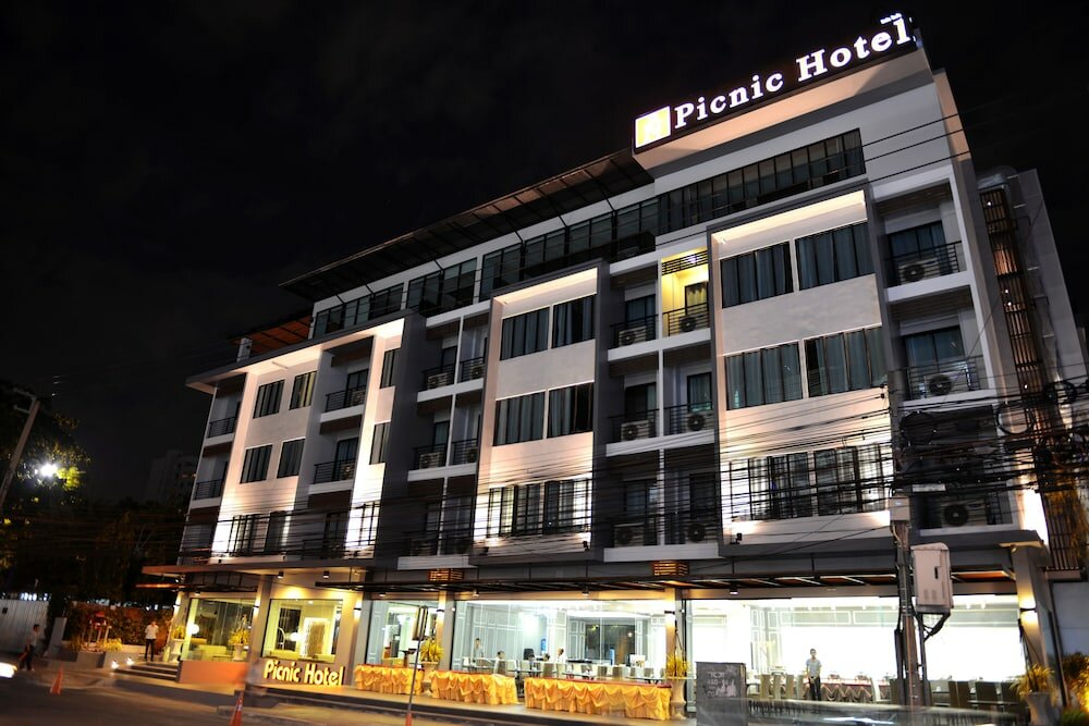 Фото Picnic Hotel Bangkok - Rang Nam