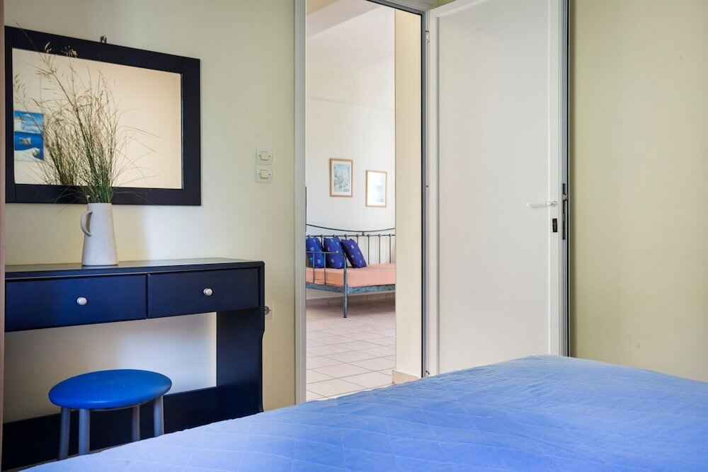 Фото Marias Garden Apartments