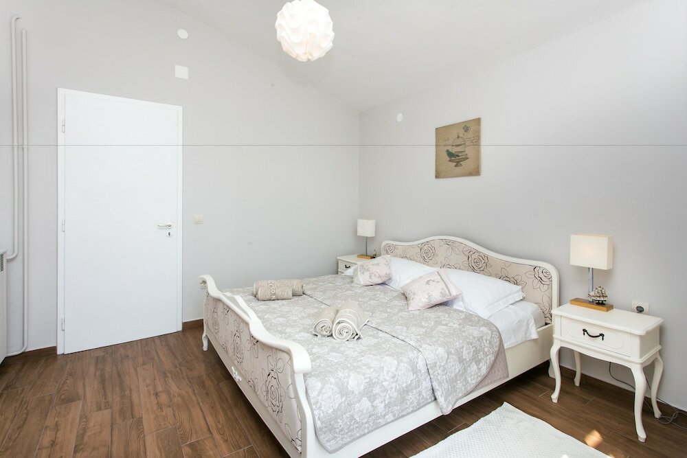 Фото Apartments Villa Mirjana