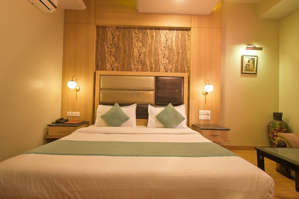 Фото Hotel Aroma Residency