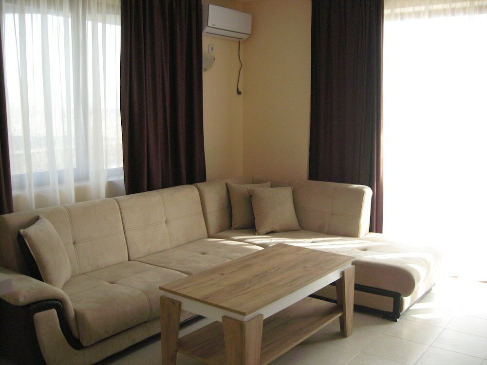 Фото Apartcomplex Chateau Aheloy