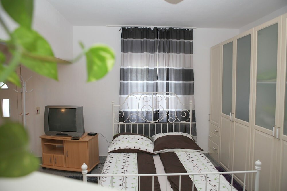 Фото White House Bochum Ehrenfeld