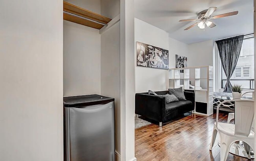 Фото Destination Stays Montreal Downtown