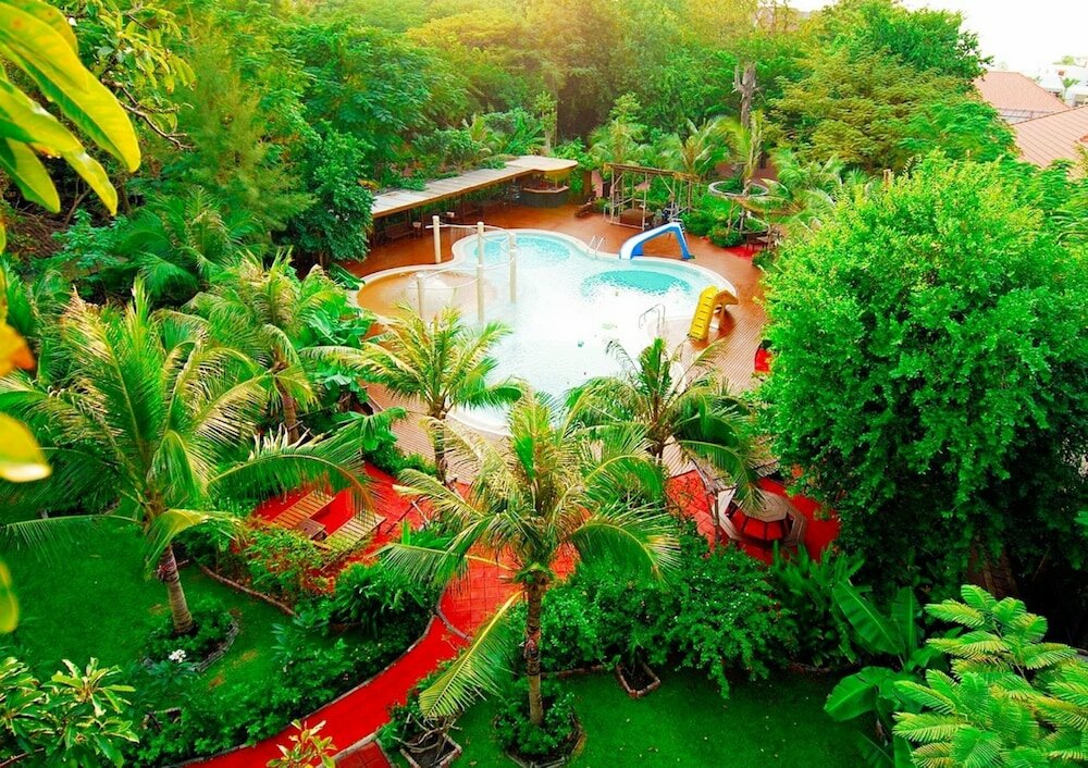 Фото Birds and Bees Resort