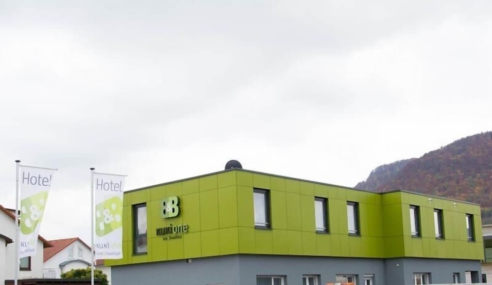 Фото отеля 1