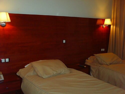 Гостиница Hotel Les Zianides в Тлемсене