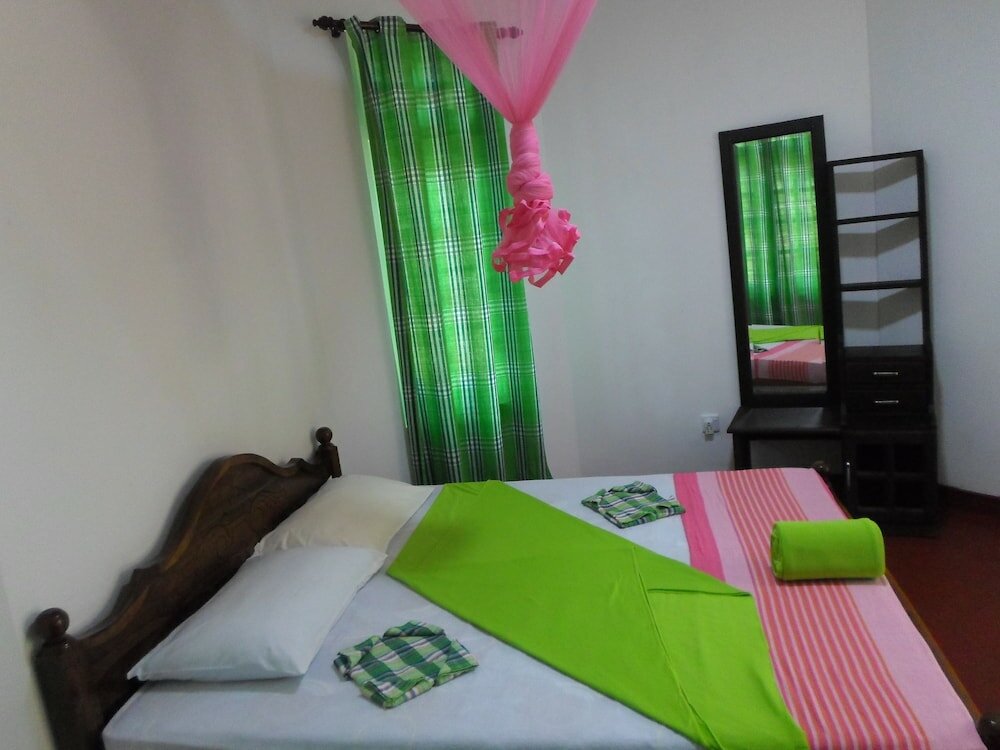 Фото Green Lantern Inn