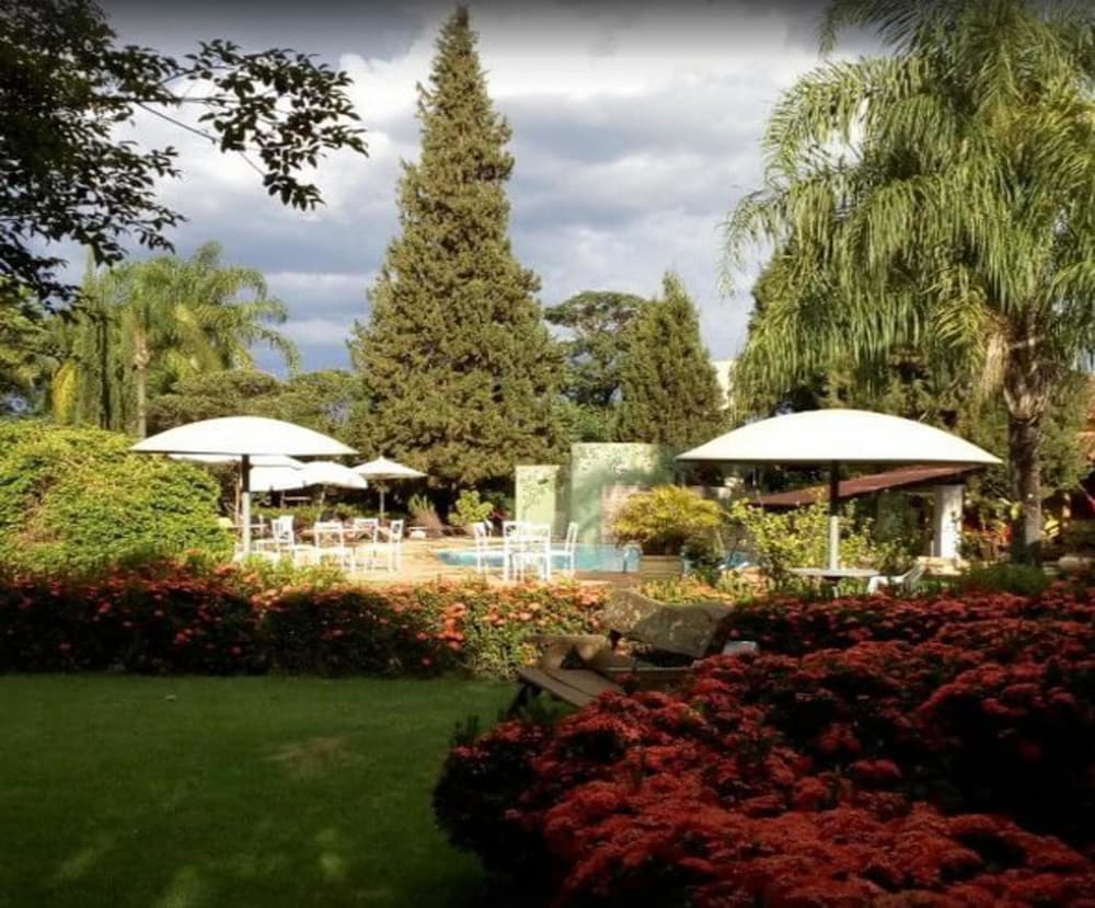 Фото Hotel Pousada Chalé Das Flores