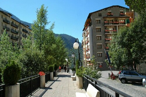 Гостиница Hotel Univers в Энкаме