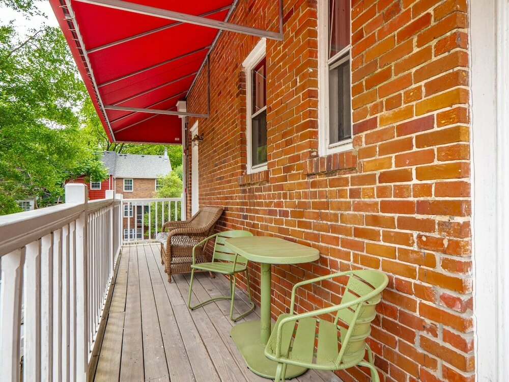 Фото Front Street Inn