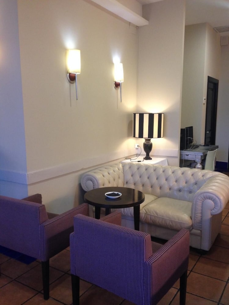 Фото Hotel Patilla Ciudad de Requena