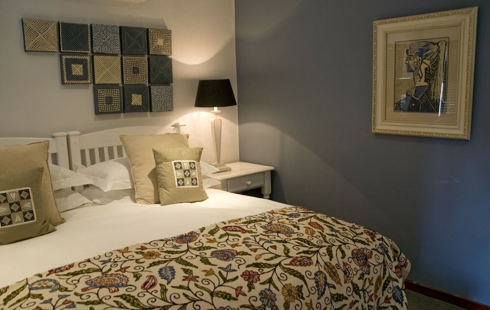 Фото The Crown Guesthouse