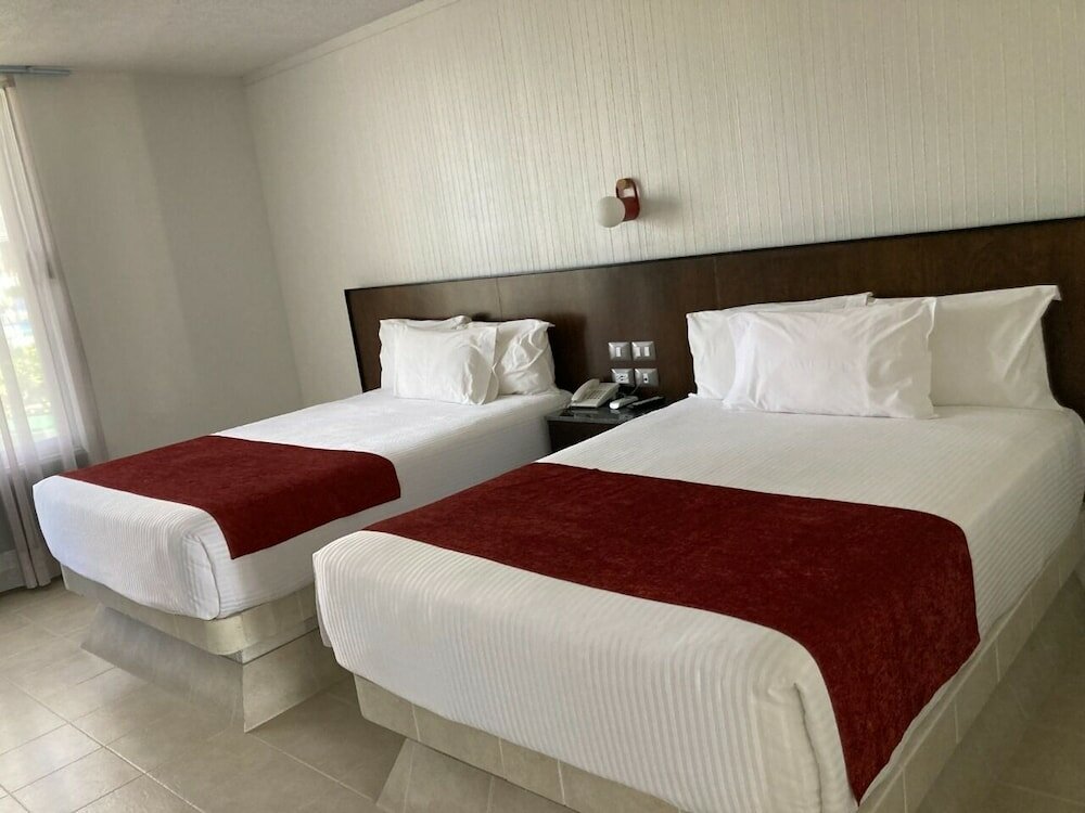 Фото Hotel Balneario Parque Acuático La Caldera