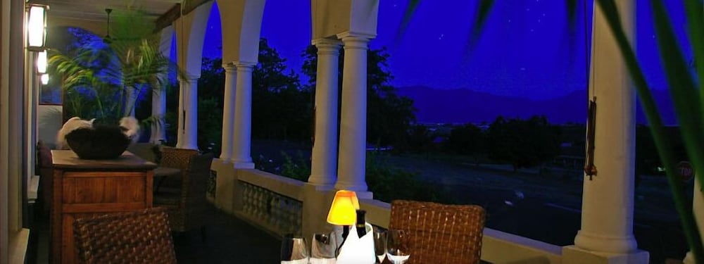 Фото The Royal Hotel