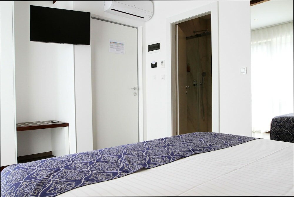 Фото Azur Palace Luxury Rooms