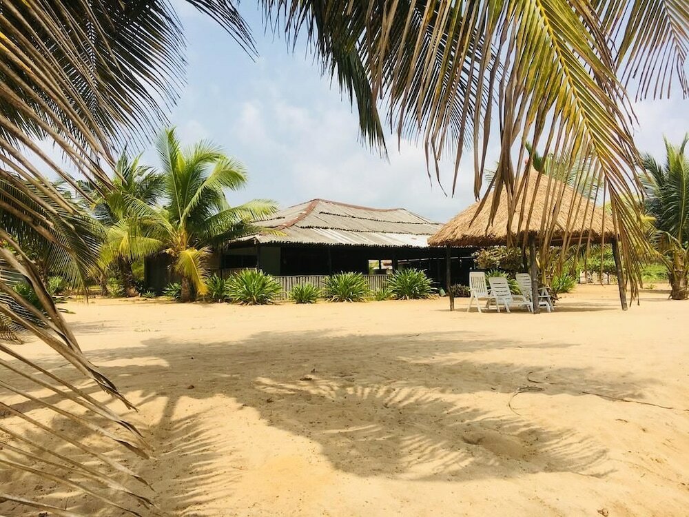 Фото Akwidaa Inn