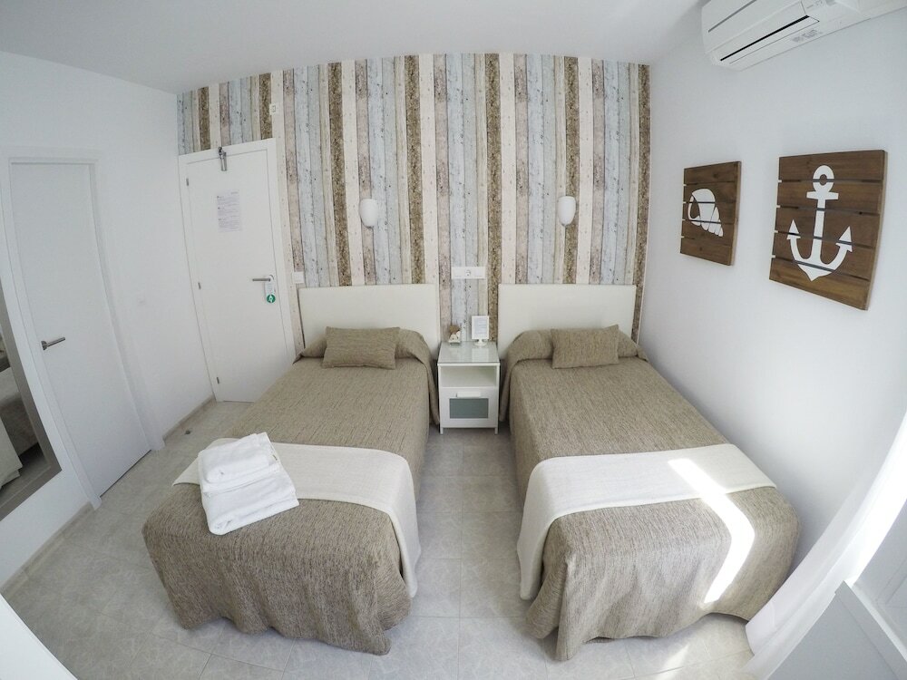 Фото Hostal del Mar