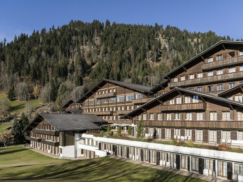 Гостиница Huus Gstaad