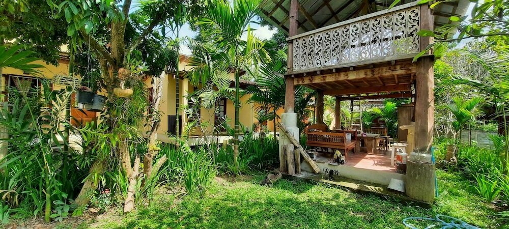 Фото Mountain Blue Cottage