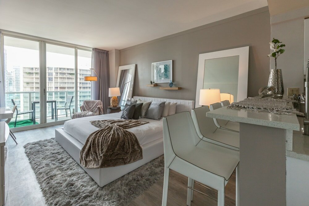 Фото Private Residences at Hotel Arya by SoFLA Vacations