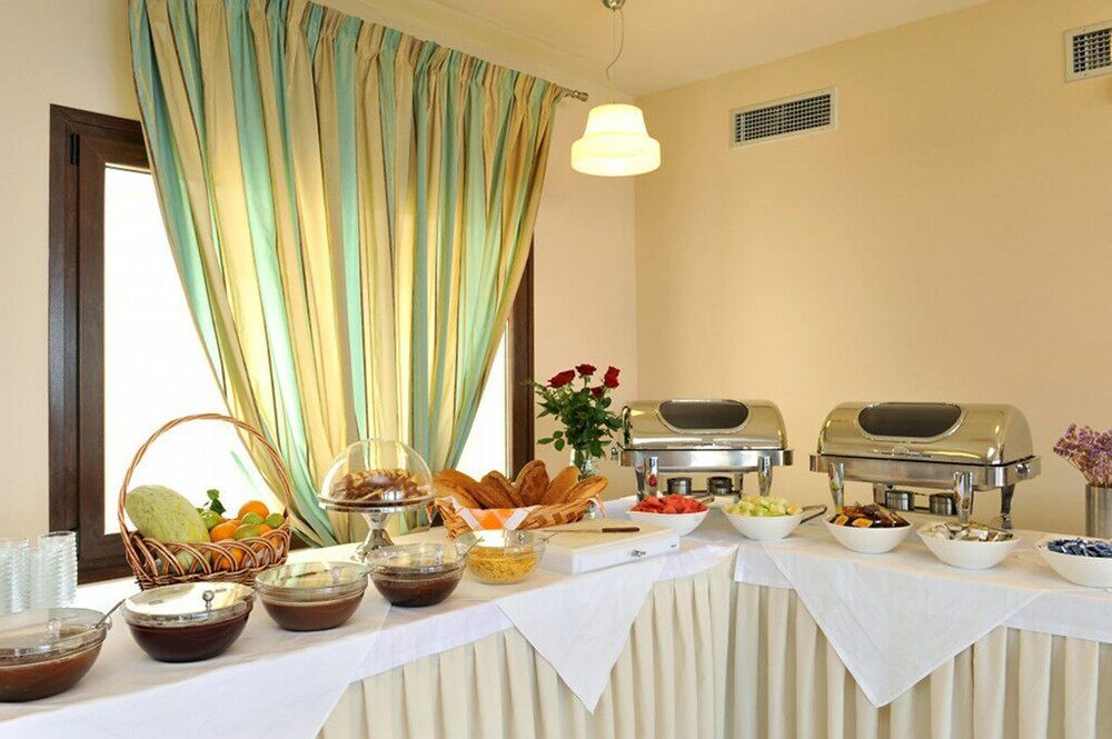 Фото Hotel Porto Plaza Beach Resort