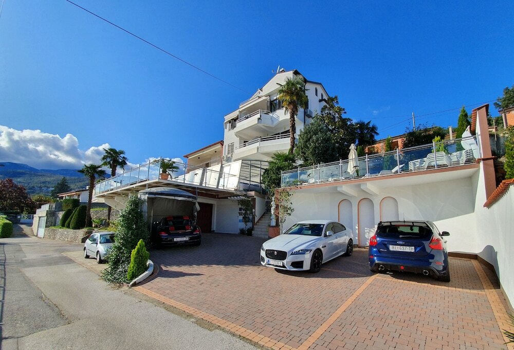 Фото Villa Roses Apartments & Wellness