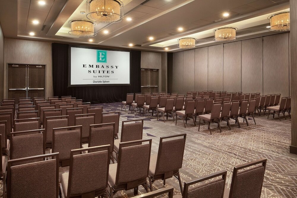 Фото Embassy Suites by Hilton Charlotte Uptown