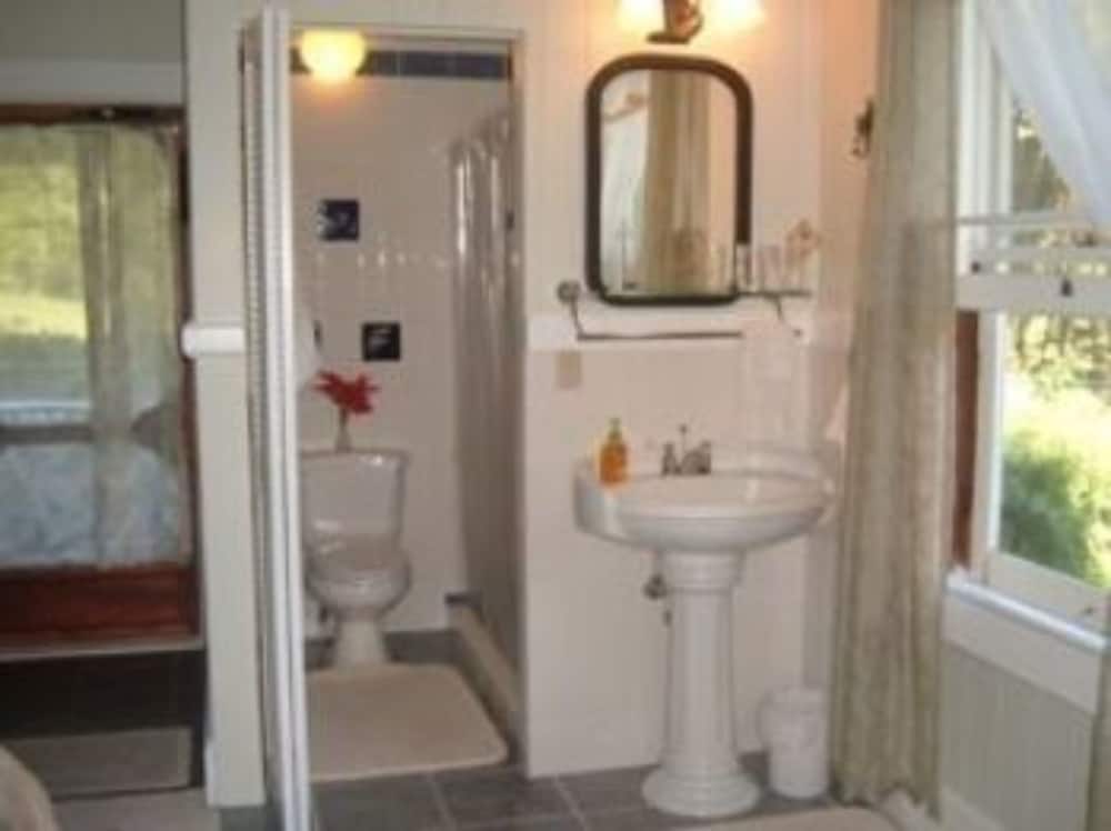 Фото Old Hawaiian B and B