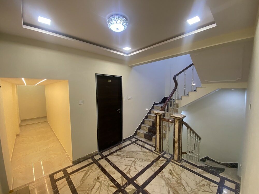 Фото Hotel Classio Inn - Kokilaben Hospital